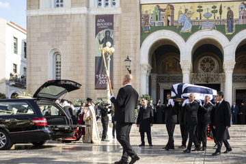 Griechen nehmen Abschied von ihrem Ex-König: Viele Royals unter den Teilnehmern!