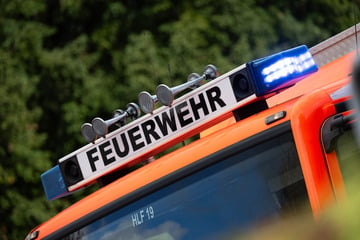 Kommissar fällt bei Ermittlungen durch die Decke: Feuerwehr muss anrücken