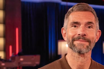 Wegen Interview im "Kölner Treff": Micky Beisenherz entschuldigt sich öffentlich bei Collien Fernandes