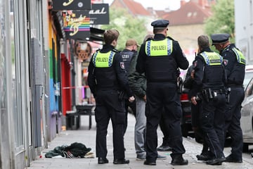 Großeinsatz auf dem Kiez! Mann schwebt nach Schießerei in Lebensgefahr