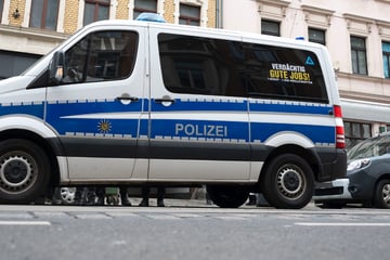 Tatort Leipzig-Südwest: Räuber wollen Handy und Bargeld, dann schlagen sie zu