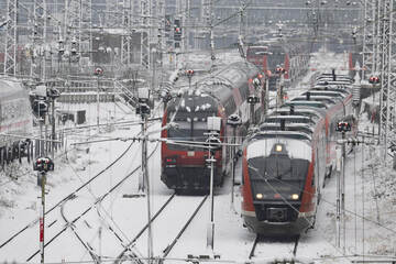 Winterliches Chaos trifft Hessen hart! Probleme bei Öffis, einige Unfälle und Schulausfälle