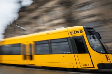 Dresden: Bei der Fahrkartenkontrolle: Frau angegriffen und verletzt!