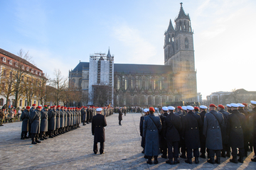 Feierliches Gelöbnis: Rund 150 Soldaten versammeln sich auf Magdeburger Domplatz!