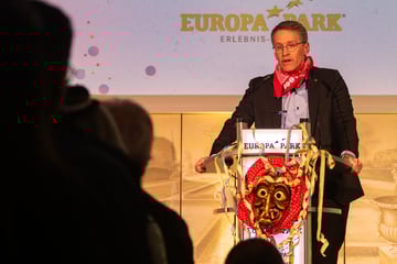 "Goldene Narrenschelle" für CDU-Spitzenkandidat Hagel