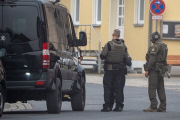 Einsatz wegen mutmaßlich bewaffneten Ehemanns: 67-Jähriger ergibt sich nach Stunden