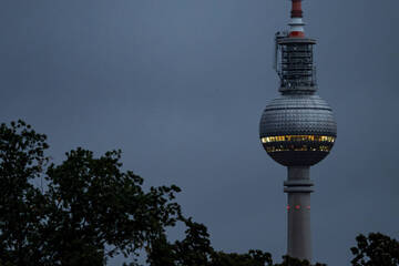 Berlin: Jugendlicher bei Flucht am Fernsehturm niedergestochen