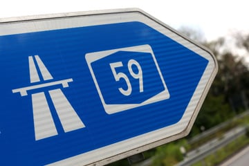 Unfall A59: Stau-Gefahr: Unfall auf A59 bei Duisburg