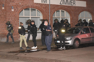 Berlin: Mann zerstört mit Polenböller Nachbars Fensterscheibe: SEK überwältigt ihn!