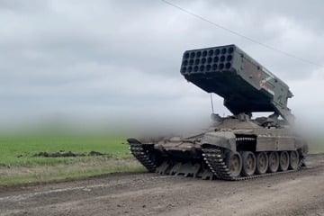 Erfolgreicher Drohnenschlag: Ukraine zerstört seltenen "Flame-repellent tank"