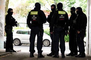 Berlin: Nach Großrazzia gegen Waffenbande in Berlin: Ermittler schnappen Verdächtigen in Hamm