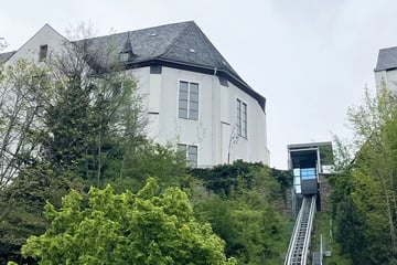 Schrägaufzug steht schon wieder still: Fehlersuche dauert weiterhin an