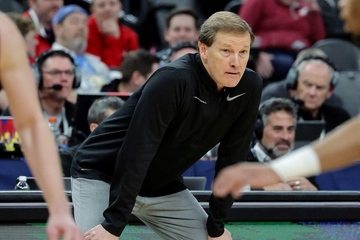 Oregon basketball coach Dana Altman rips fans over minimal program support