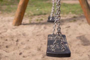 Berlin: "Ihr braune Sch****"! Rassismus auf Berliner Spielplatz