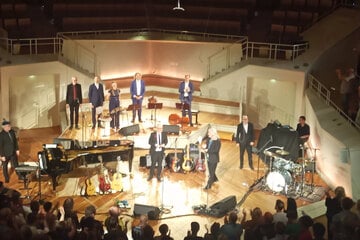 Erdmöbel-Konzert in der Berliner Philharmonie: Gar nicht "zu deutsch für Rock und Roll"