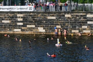 Berlin: Schwimm-Demo in Berlin: Spreekanal soll zum XXL-Volksbad werden