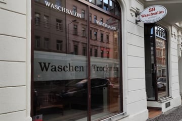 Leipzig: 19-Jähriger auf Anklagebank: Wollte er Frau in Leipziger Waschsalon mit Glasscherbe umbringen?