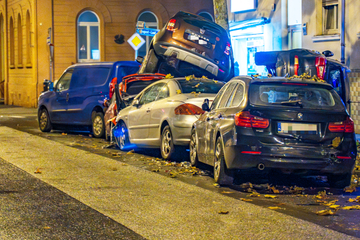 Teurer Haufen! Kettenreaktion sorgt für Chaos am Straßenrand
