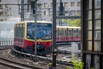 Berlin: Mit Schreckschusswaffe im Gleis: S-Bahn muss Vollbremsung hinlegen