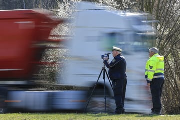 Polizei blitzt innerorts: Ein BMW-Fahrer übertreibt komplett