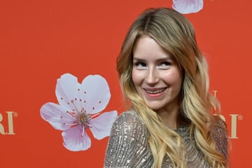 Oktoberfest in München: Lottie Moss passiert Missgeschick im Käferzelt