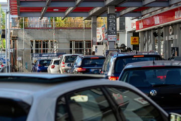 Benzinpreis-Stress: Kurz vor 12 Uhr eskaliert Streit an der Tankstelle