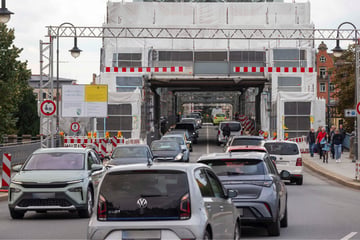 Dresden: Ärger für Autofahrer: Blaues Wunder für eineinhalb Wochen voll gesperrt!