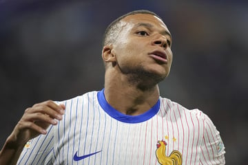 Schwere Vorwürfe: Polizei ermittelt gegen Kylian Mbappé!