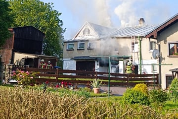 Feuer-Drama im Vogtland: 100.000 Euro Schaden nach Wohnhausbrand