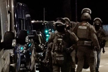 SEK-Einsatz in Hamburg! Spezialkräfte stürmen Wohnung