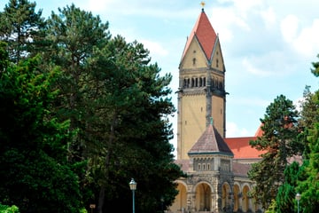 Leipzig: Gräber auf Leipziger Südfriedhof bestohlen: Immenser Schaden!