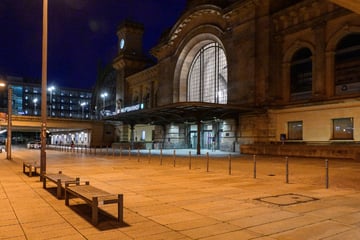 Dresden: Mann droht Polizist mit Tod und fällt dann zwischen Gleise