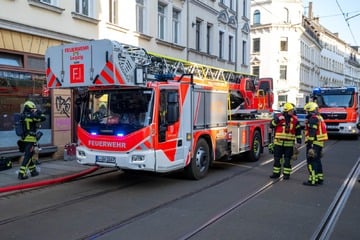 Leipzig: Feuerwehreinsatz in Leipzig: Angebranntes Essen sorgt für Straßensperrung