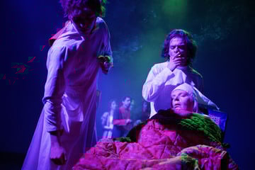Charly Hübners "Krieg und Frieden" am Theater Magdeburg: Was kann der 4-Stunden-Koloss?
