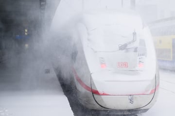 Hamburg: Schneechaos im Norden: Fernverkehr weiter massiv beeinträchtigt