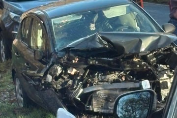 Fünf Verletzte nach schwerem Frontalcrash in Thüringen