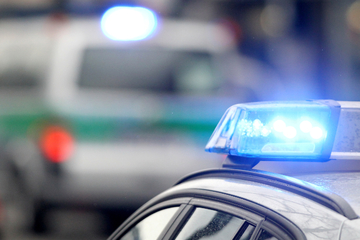 München: Mann mit Waffe ruft Polizei auf Plan: Mehr als 20 Streifen eilen zum Einsatzort!