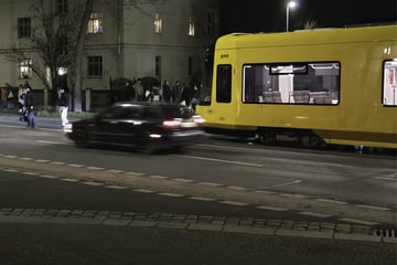 Nächster Straßenbahn-Unfall sorgt in Dresden für Bahn-Chaos