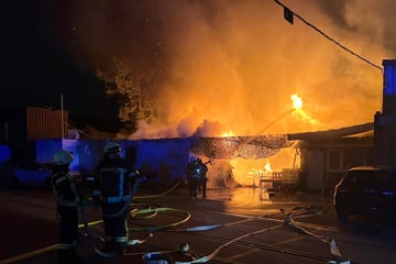 Mann schläft mit glühender Zigarette ein, dann bricht ein folgenschwerer Brand aus