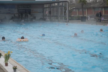 Trotz niedriger Temperaturen: Freibad-Saison ist eröffnet