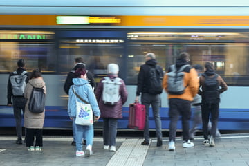 Angriff in Straßenbahn: RB Leipzig-Fan muss sich ausziehen, Täter-Trio flüchtet mit Kleidung