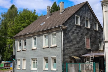 Alarm in Wuppertal: Wohnhäuser akut einsturzgefährdet – Kreuzung muss gesperrt werden