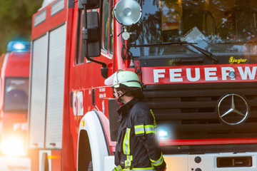 Wohnhausbrand in Südthüringen: 73-Jährige mit Rauchgasvergiftung im Krankenhaus, hoher Schaden!