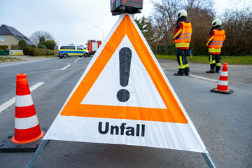 Unfall A7: Tödlicher Unfall auf A7: Person in Fahrzeug verbrannt