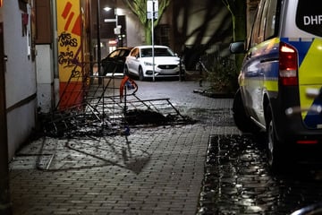 Feuer vor Synagoge gelegt und Hitlergruß gezeigt? 32-Jähriger in Klinik gebracht