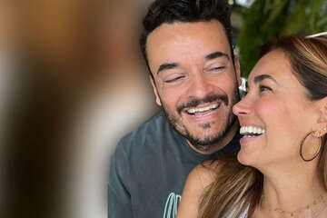 Jana Ina Zarrella und Giovanni strahlen übers ganze Gesicht: Das Paar hat was zu feiern!