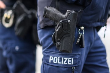 Lebensgefahr! Polizei schießt bei Einsatz auf Randalierer