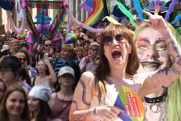 Leipzig: Über 10.000 Menschen beim CSD in Leipzig: Linken-Chefin setzt klares Zeichen