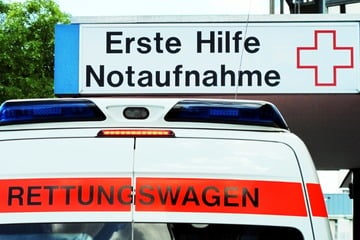 Schwer verletztes Baby sitzt allein in Unfall-Wrack: Polizei hat traurige Erkenntnis