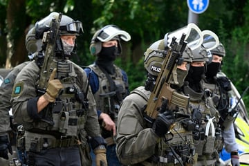 Mann soll als Zuhälter für Minderjährige agiert haben: SEK-Kräfte stürmen Wohnung